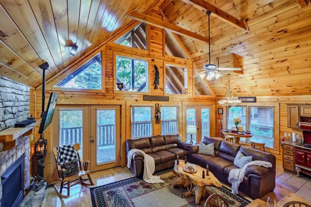 Stunning Mountain Cabin W Hot Tub Гатлинбург Экстерьер фото