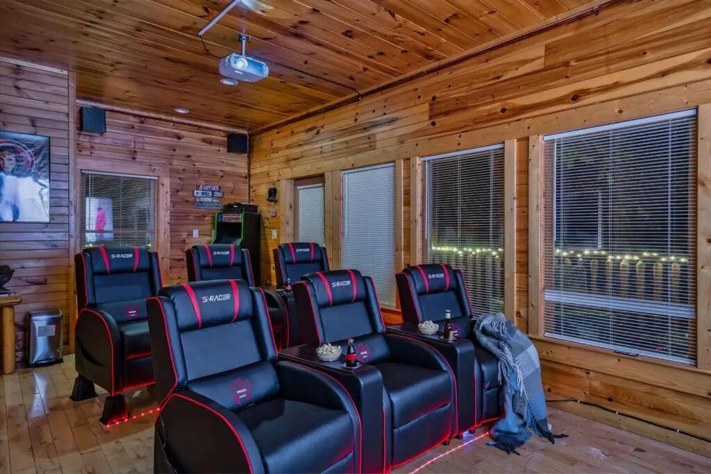Stunning Mountain Cabin W Hot Tub Гатлинбург Экстерьер фото