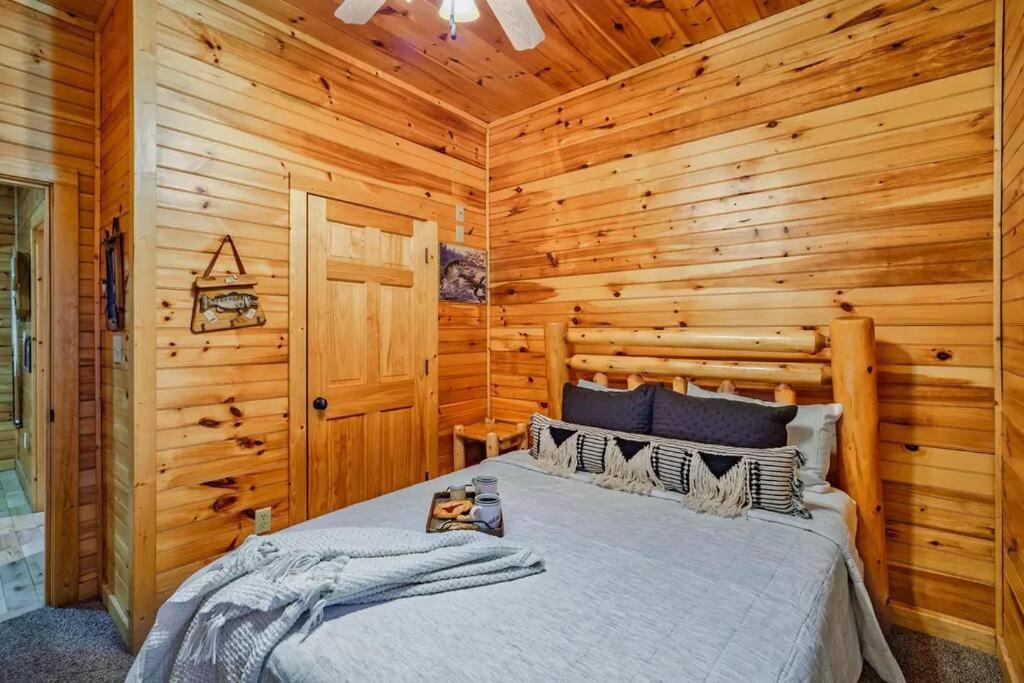 Stunning Mountain Cabin W Hot Tub Гатлинбург Экстерьер фото