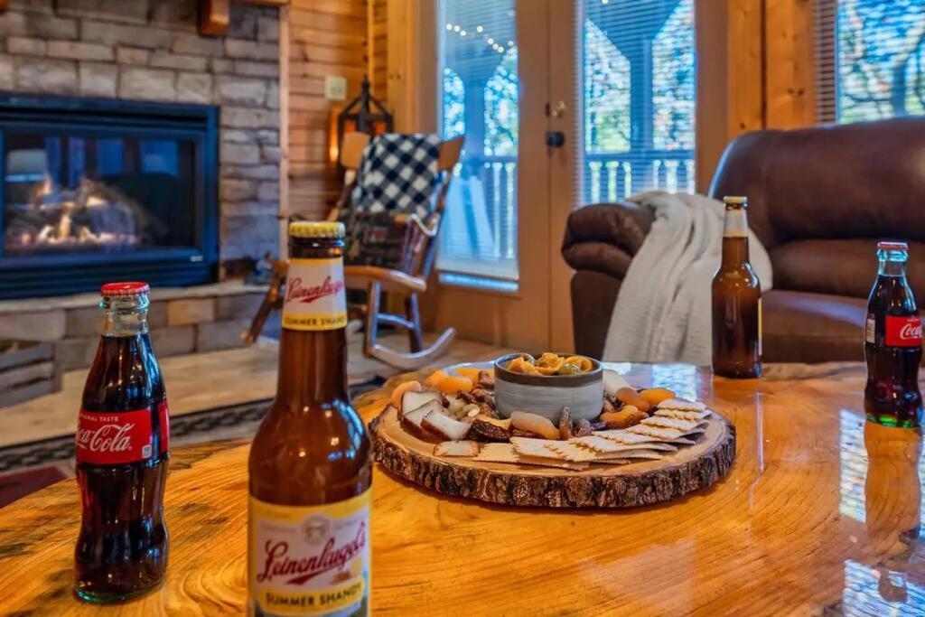 Stunning Mountain Cabin W Hot Tub Гатлинбург Экстерьер фото