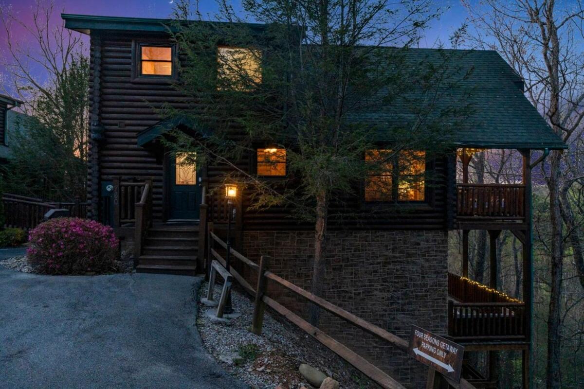 Stunning Mountain Cabin W Hot Tub Гатлинбург Экстерьер фото