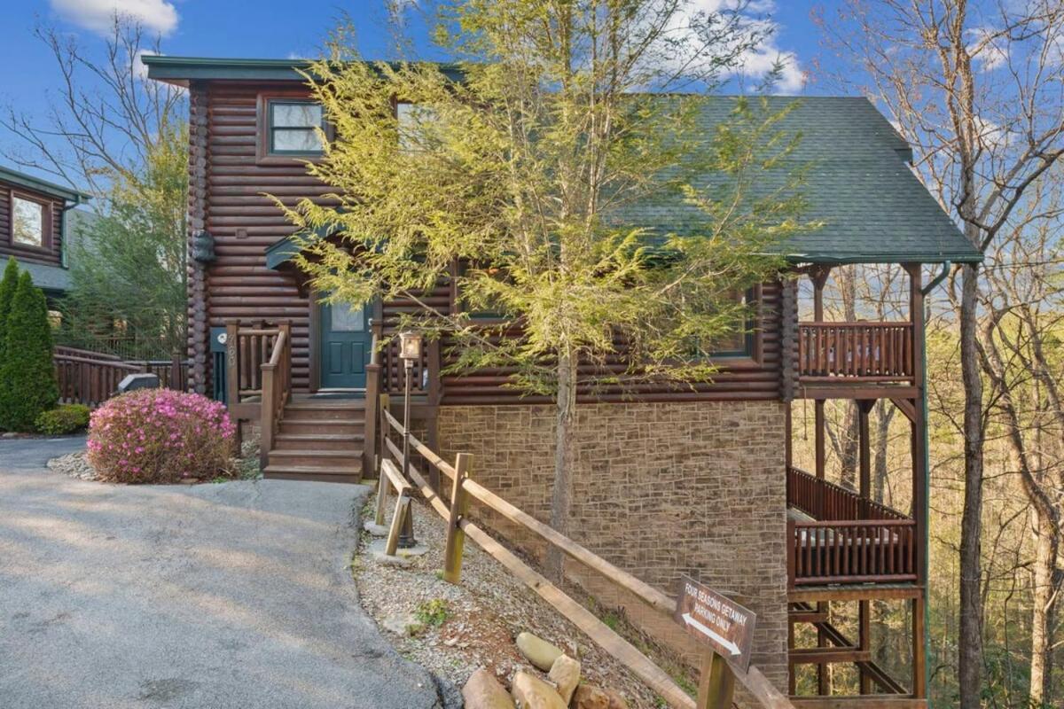 Stunning Mountain Cabin W Hot Tub Гатлинбург Экстерьер фото