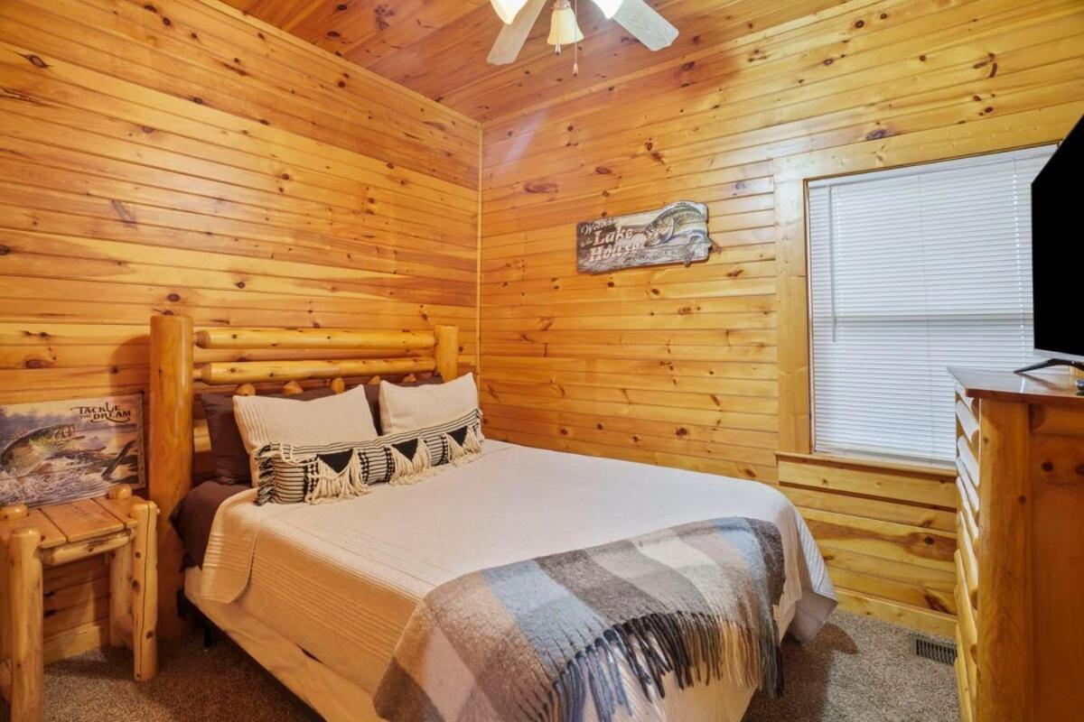 Stunning Mountain Cabin W Hot Tub Гатлинбург Экстерьер фото