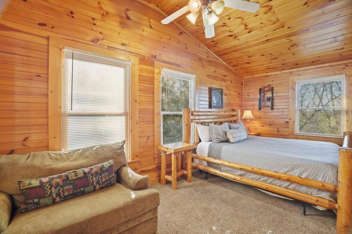 Stunning Mountain Cabin W Hot Tub Гатлинбург Экстерьер фото