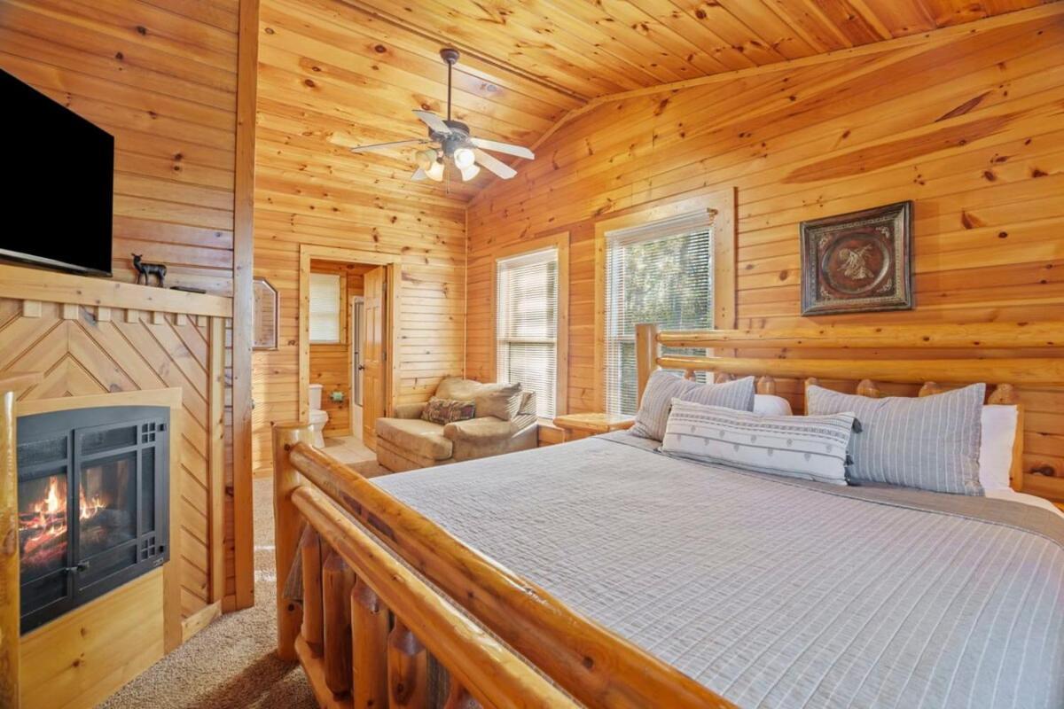 Stunning Mountain Cabin W Hot Tub Гатлинбург Экстерьер фото