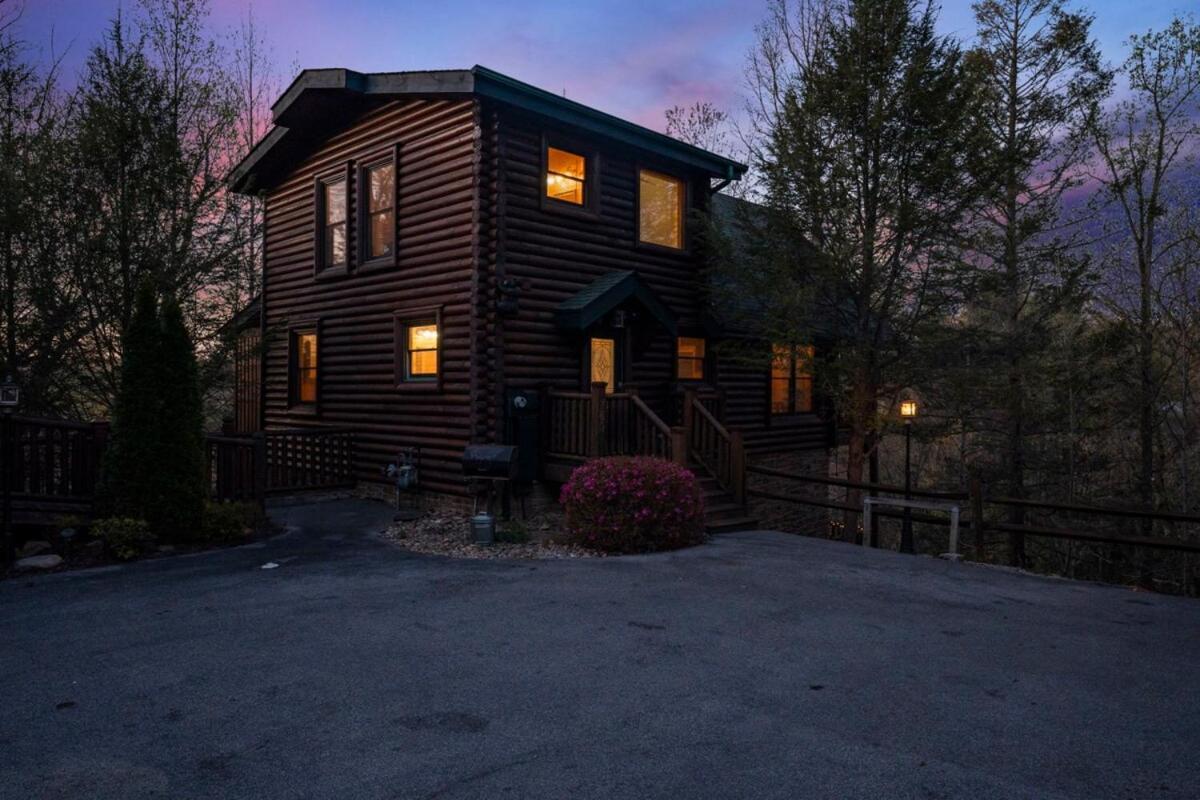 Stunning Mountain Cabin W Hot Tub Гатлинбург Экстерьер фото